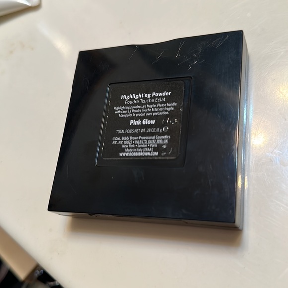 Bobbi Brown full size highlighting powder - pink glow - Picture 2 of 3